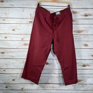 NWT Denver Hayes Maroon/ Burgundy Mid Rise Capris | Size Large